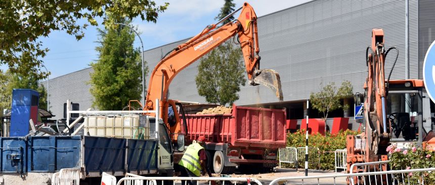 En ejecución las obras de renovación de las redes de agua junto al