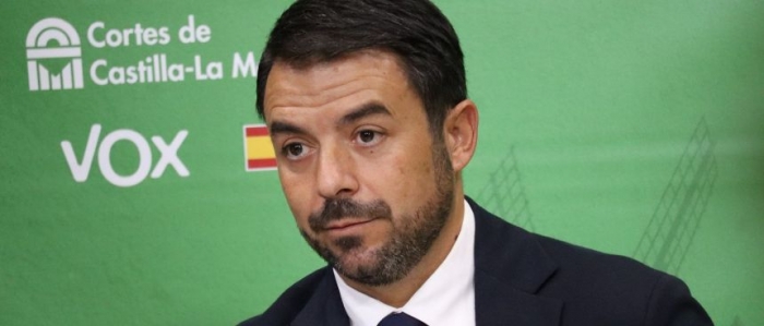 Iván Sánchez: "PSOE y PP se reparten sillones mientras las familias sufren la pobreza, el abandono y el colapso sanitario"