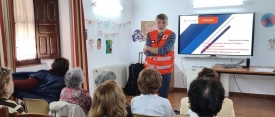 Cruz Roja imparte un Taller de Primeros Auxilios en el Centro de Mayores "Casa de Don Manolito"