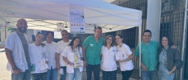 Los profesionales del Centro de Salud Ciudad Real II salen a la calle para advertir a la población de los peligros de abusar del sol sin protección