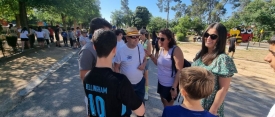 Usuarios del Lucero y alumnos del IES Francisco Nieva comparten una jornada de ejercicio intergeneracional en Valdepeñas