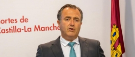 VOX destapa las prioridades de Page ante el Pleno: "No hay dinero para niños con necesidades especiales ni para el campo, pero sí para centros de MENAS"